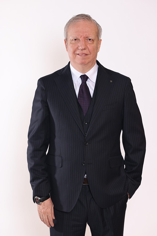 Metin Akdoğan